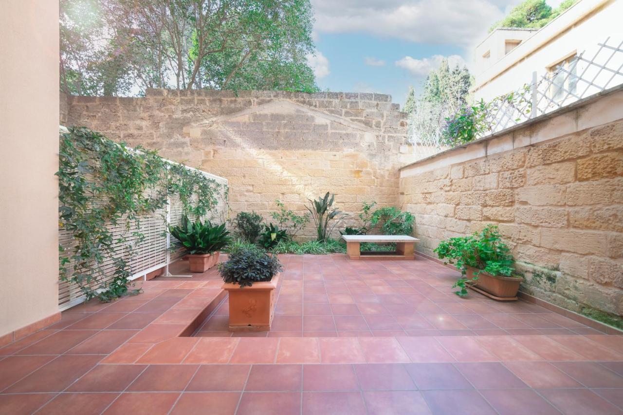 Il Cortile Delle Esperidi Apartment Lecce Exterior photo